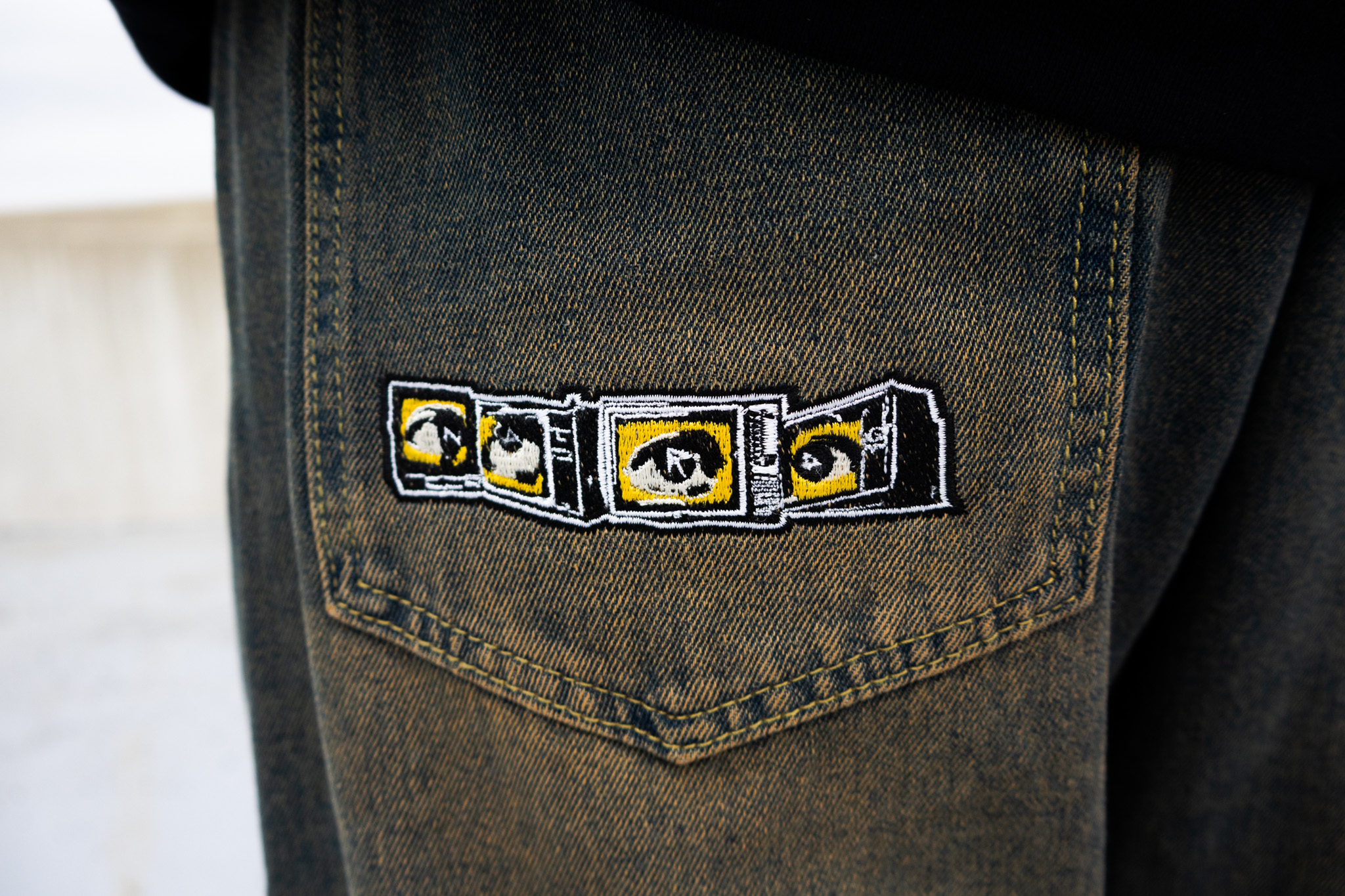 Men's Static Vision Vintage Wash Wide Leg Jeans - Image 4